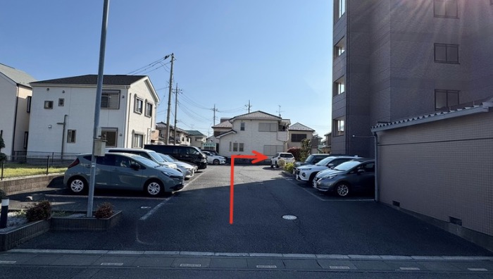 ステップ3: 突き当たりを右折